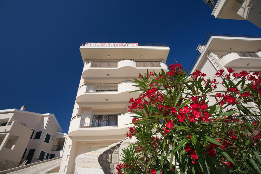 St.George Apartments Petrovac Exterior foto